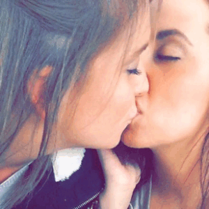 Coo C. reccomend lesbian deep kissing