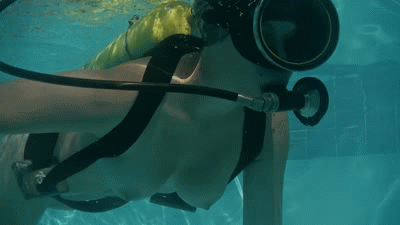 Wetlook underwater breath hold white through