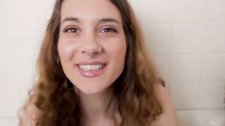 Sugarboogerz asmr admires herself