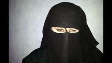 Fine paki burqa niqab begum sucks