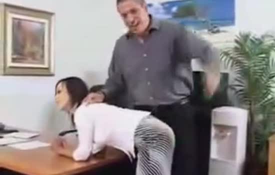 Lazy secretary babe gets spanked boss