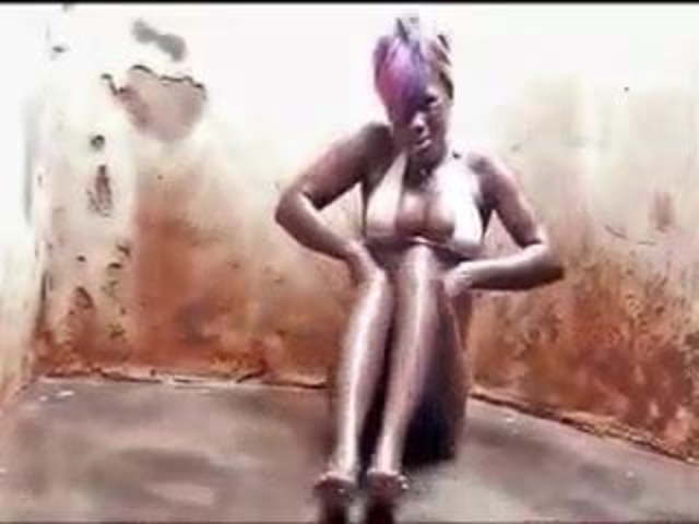 SWAT reccomend horny ugandan dancing