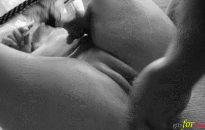 Husky recomended cumming pussy around after wife fingering