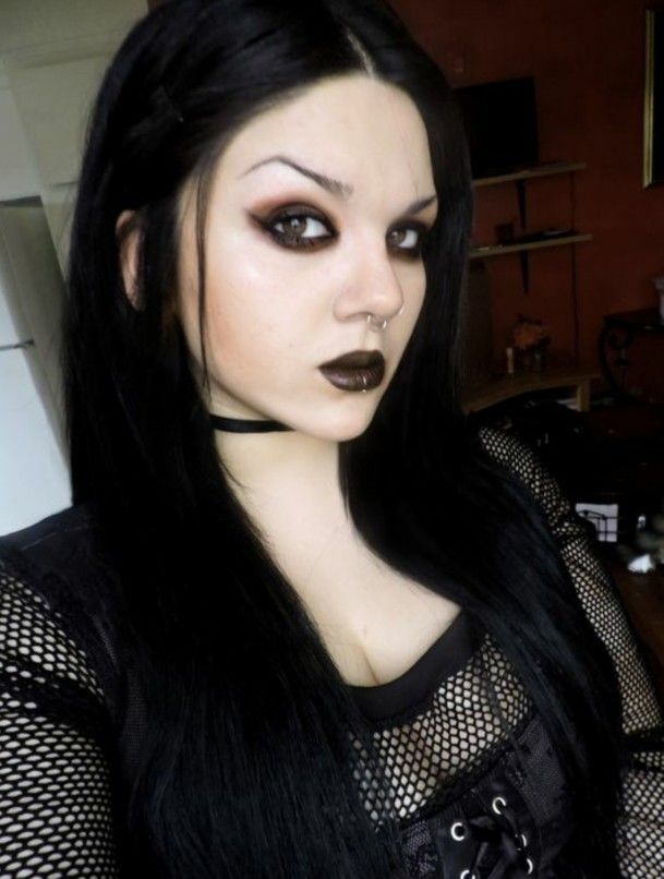 Snapdragon reccomend gothic girl amateur femdom real french