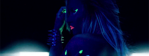 Demi lovato neon lights