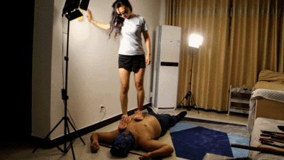 Hard trampling with wedges trailer