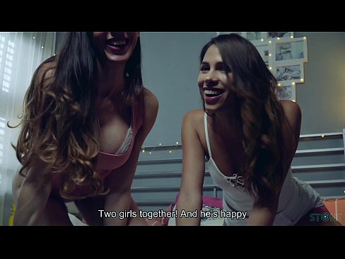 Webcam lesbian dildo show sofi star